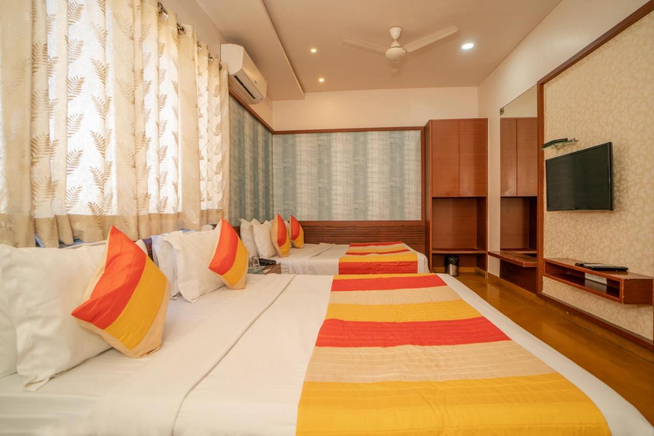 Uddhav Vilas A Family Hotel Udaipur Exterior photo