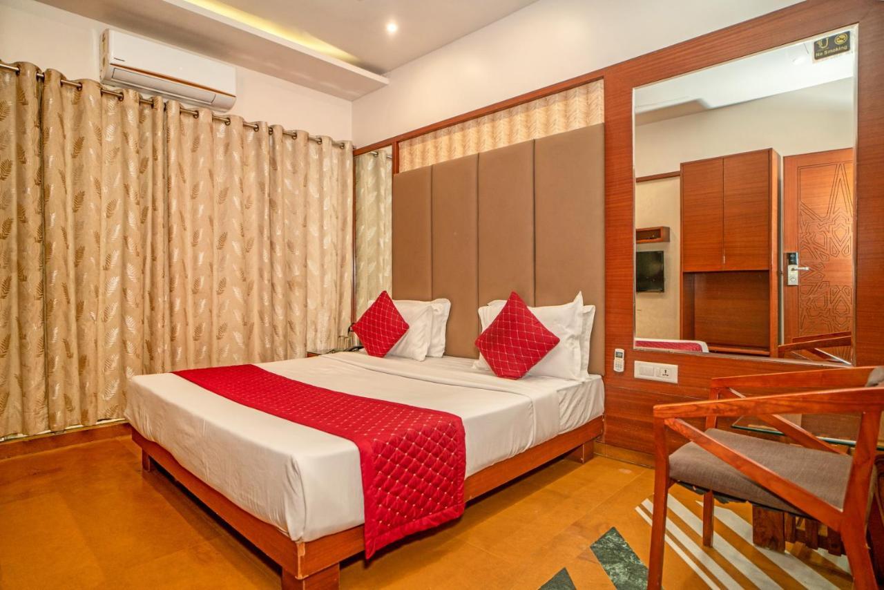Uddhav Vilas A Family Hotel Udaipur Exterior photo