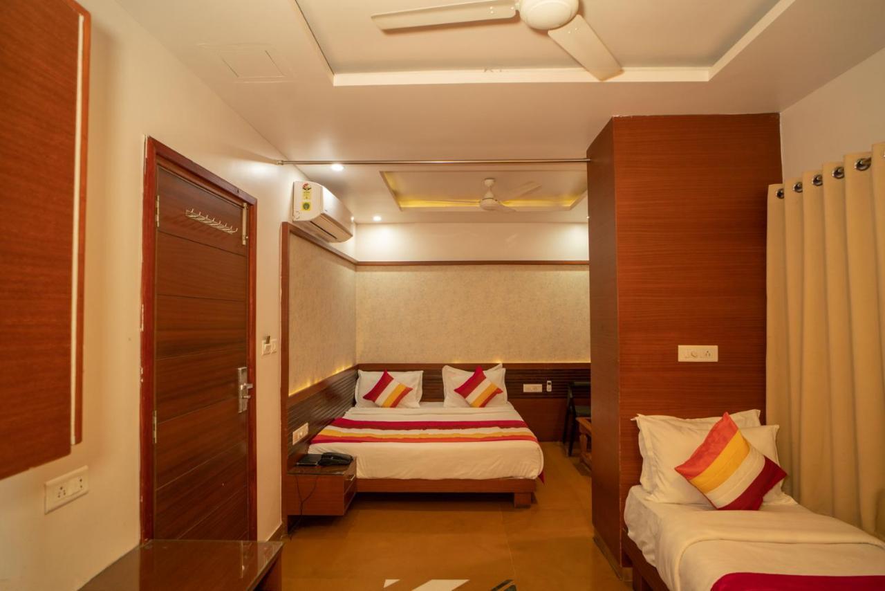 Uddhav Vilas A Family Hotel Udaipur Exterior photo