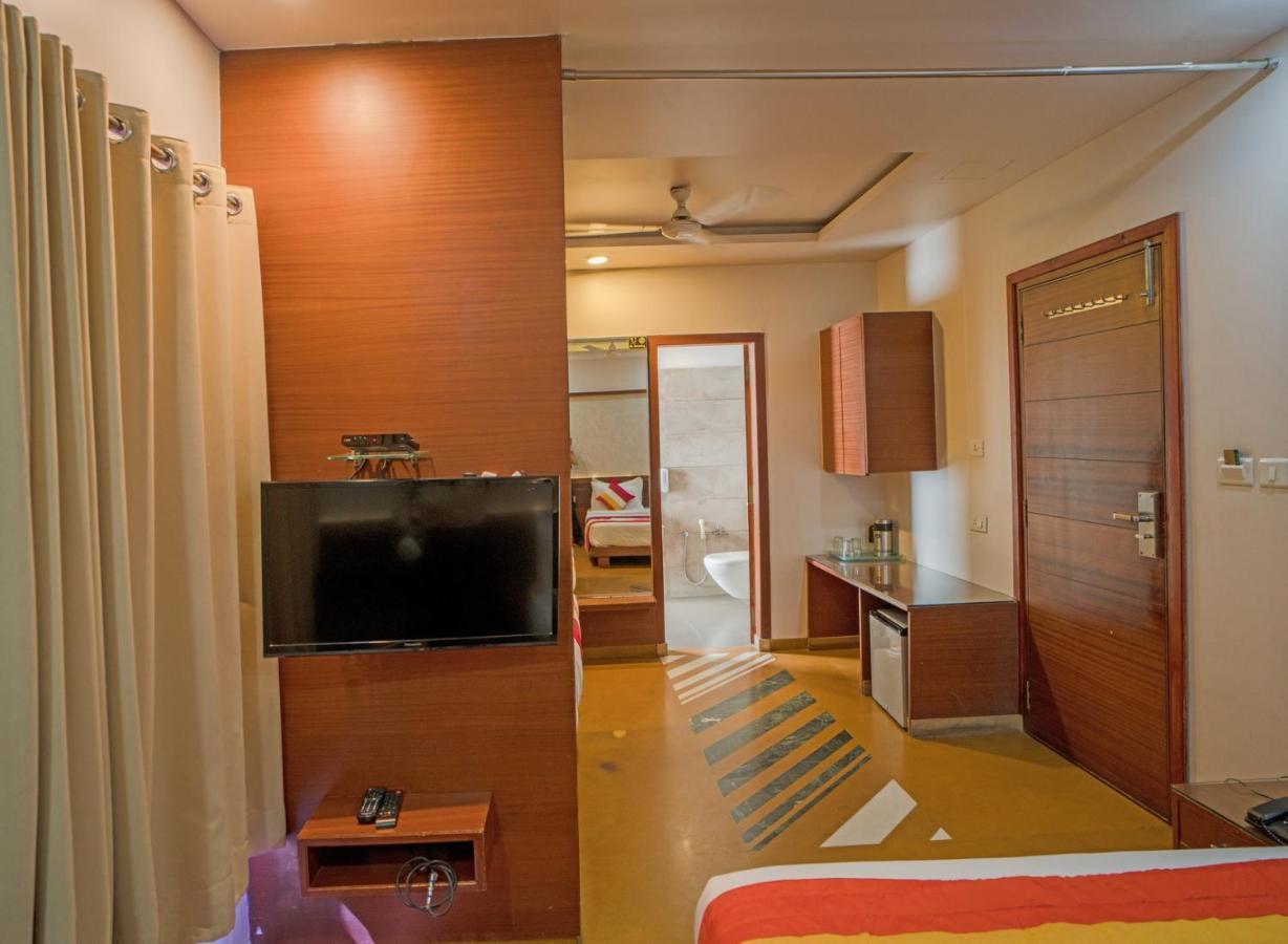 Uddhav Vilas A Family Hotel Udaipur Exterior photo