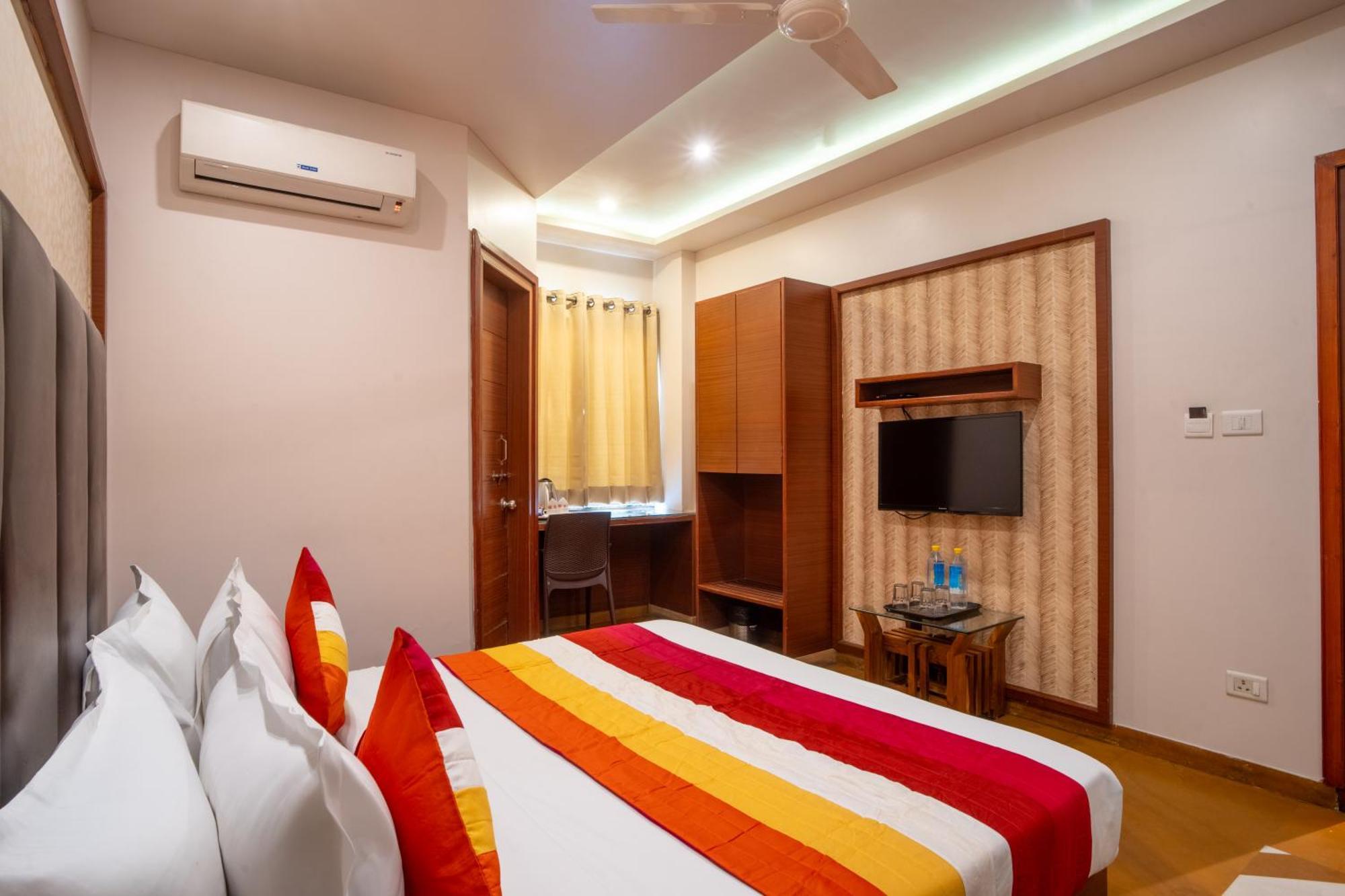 Uddhav Vilas A Family Hotel Udaipur Exterior photo