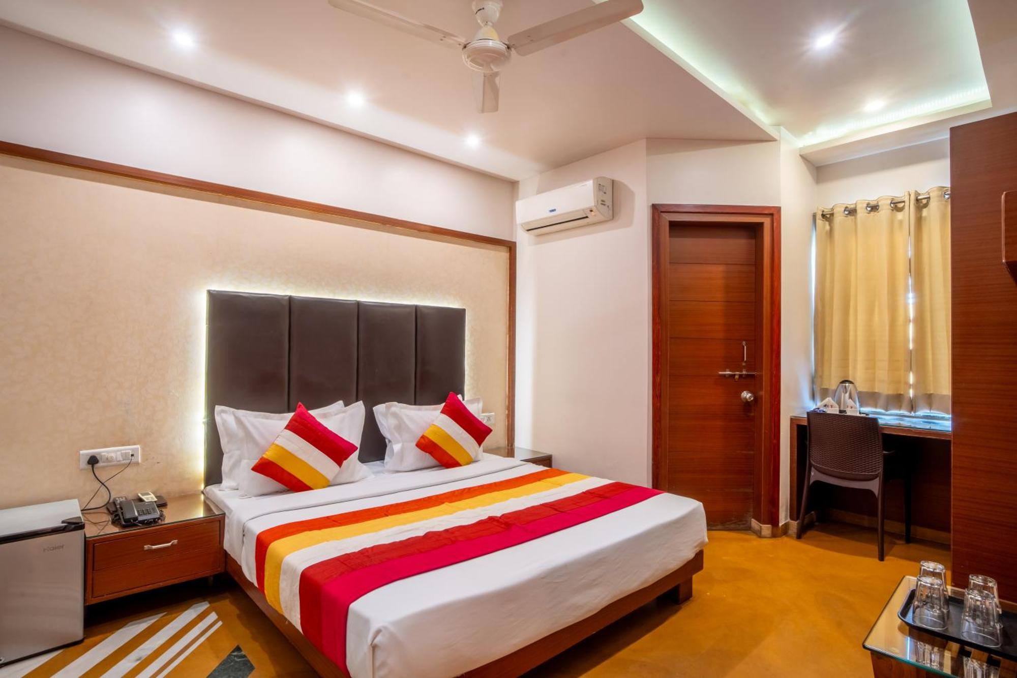 Uddhav Vilas A Family Hotel Udaipur Exterior photo