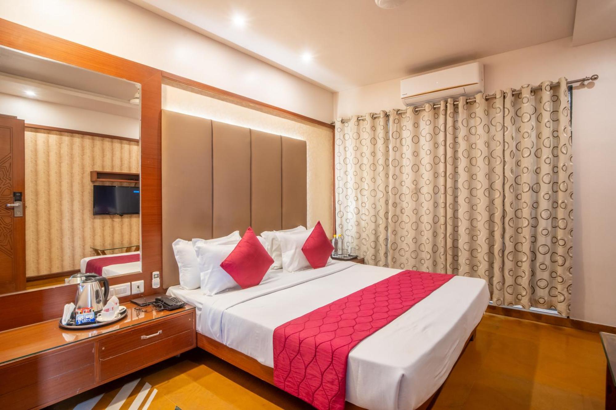 Uddhav Vilas A Family Hotel Udaipur Exterior photo