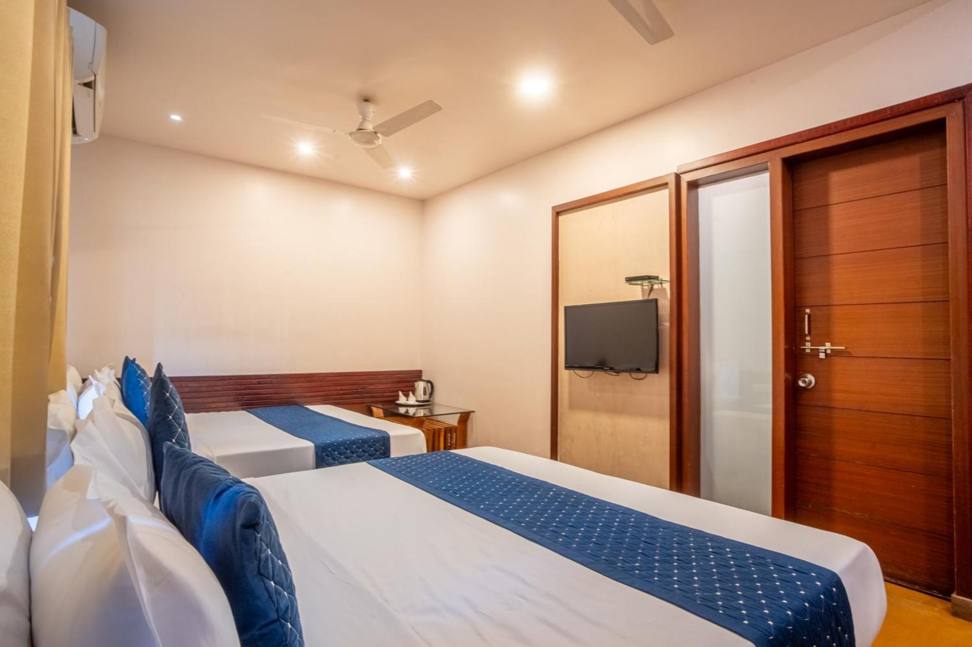 Uddhav Vilas A Family Hotel Udaipur Exterior photo